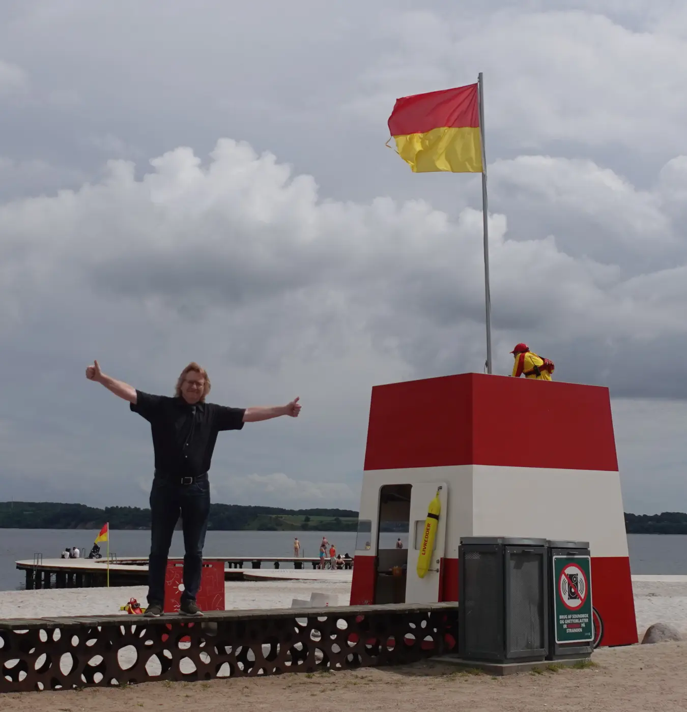 Poul Rand
              ved livreddertårnet på Østerstrand i Fredericia